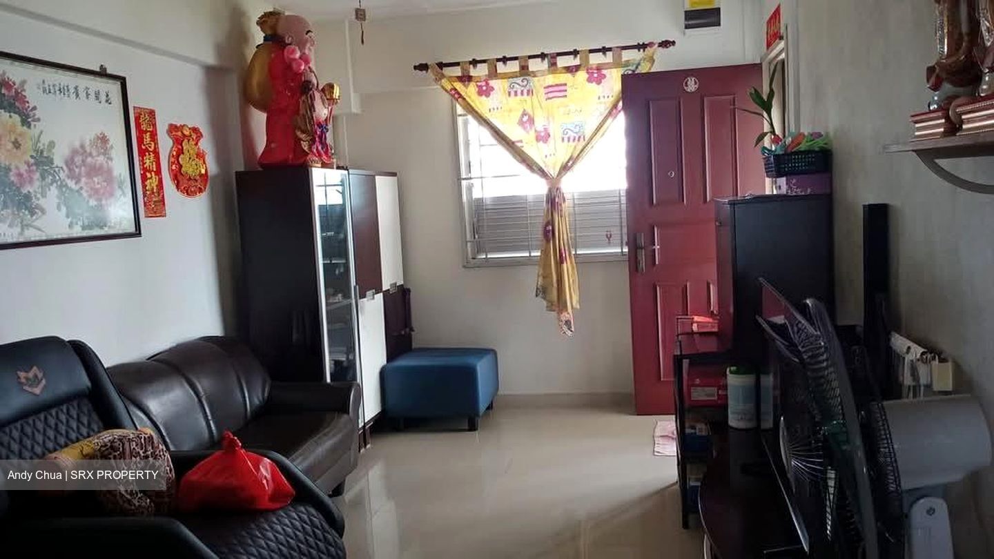 Blk 244 Gombak View (Bukit Batok), HDB 3 Rooms #574741791